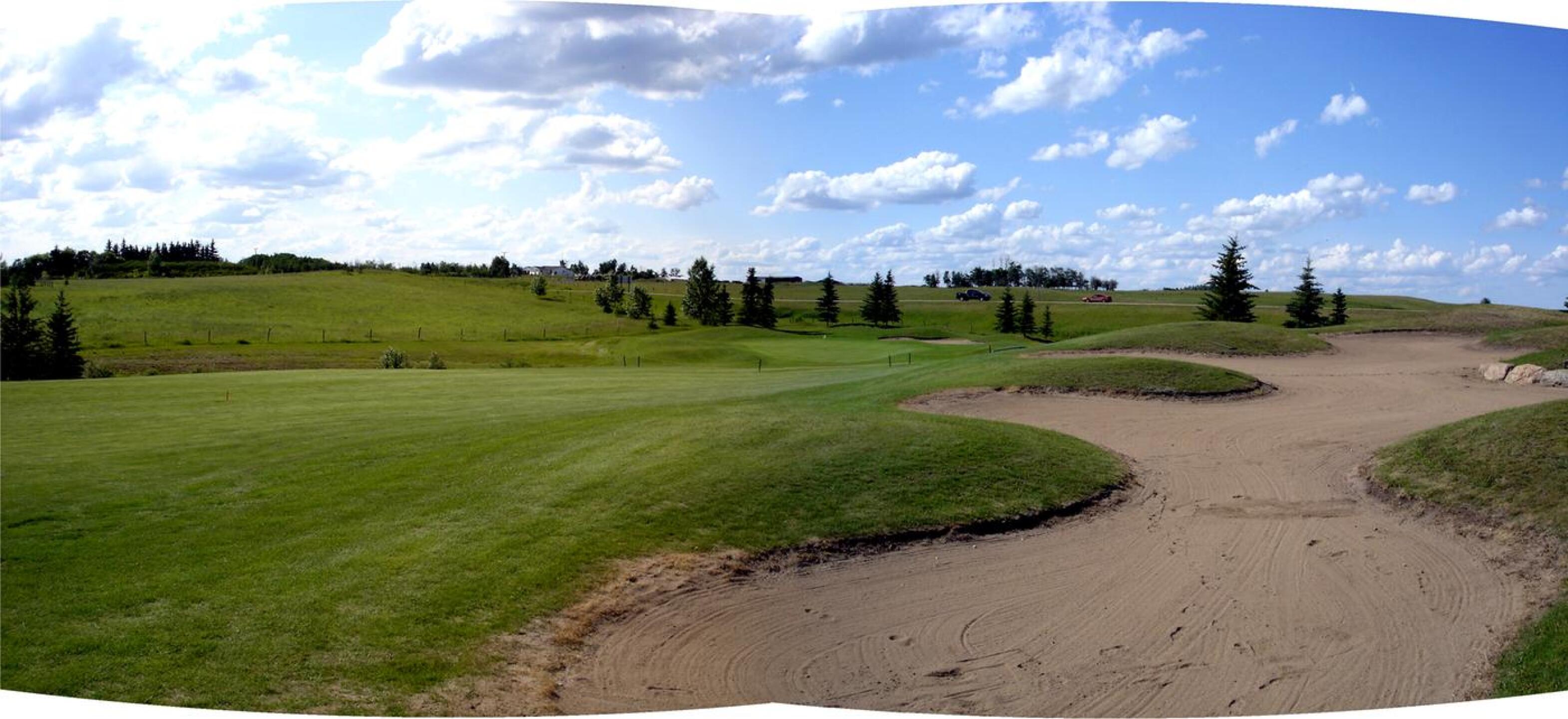 Two Hills Lions G&CC, Hole 4, Par 4, 365 yds (Photo submitted by DYakimec on 03/17/2016)