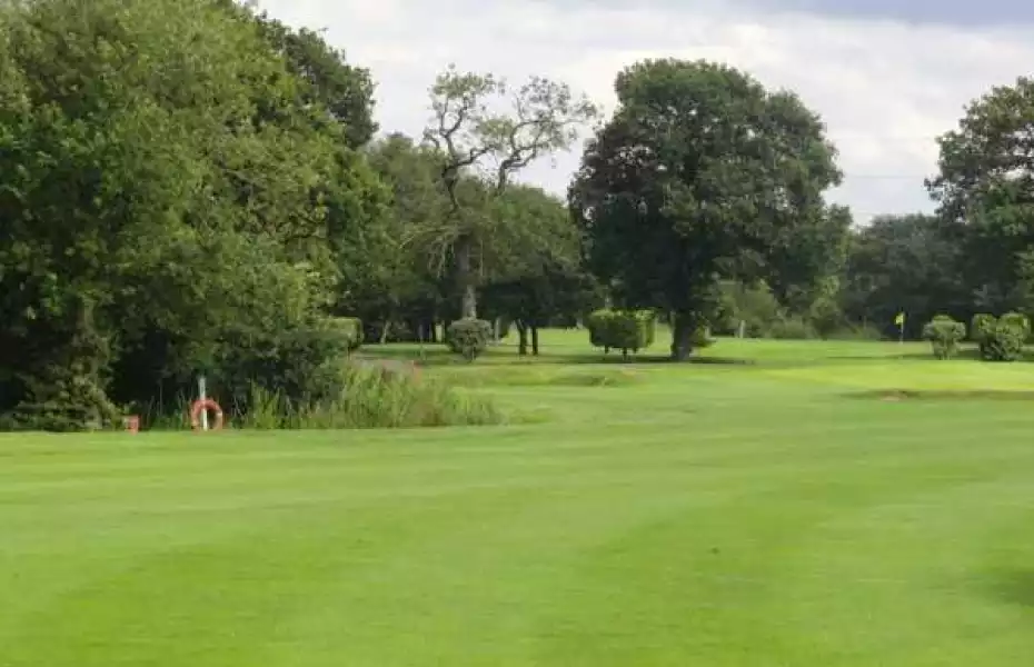 Sandfield GC & Driving Range
