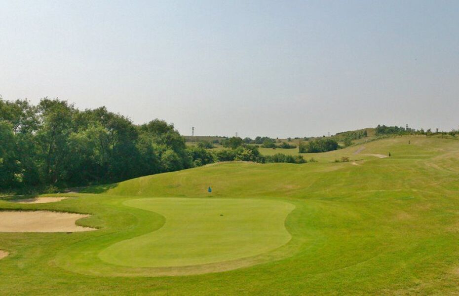 Woodlands Golf & Country Club Signature Course in Almonsbury, South