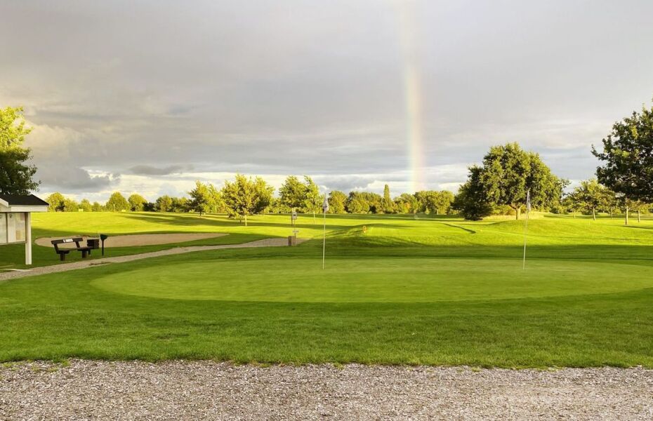 Descubrir 50+ imagen club moen Abzlocal.mx