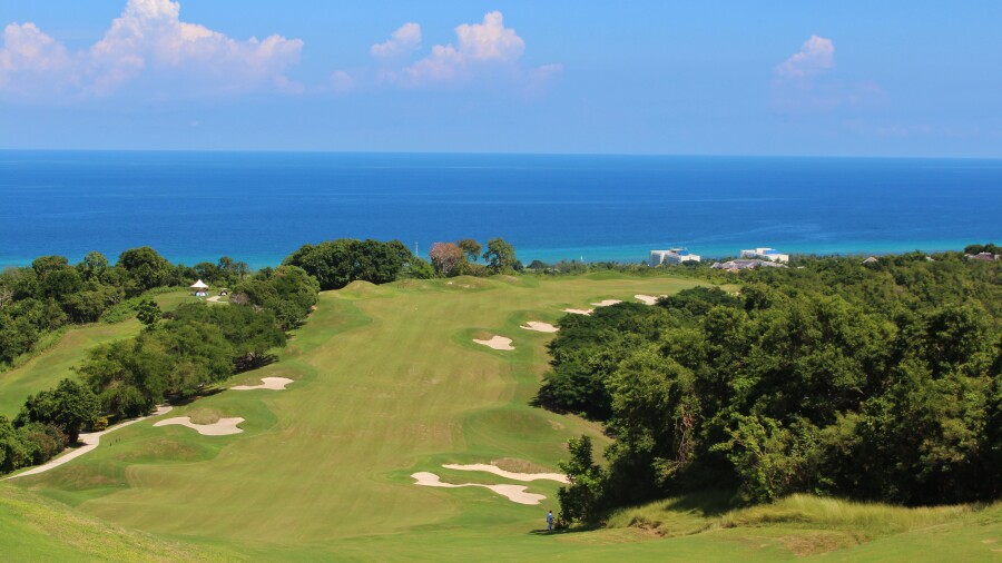 White Witch Golf Course - hole 1