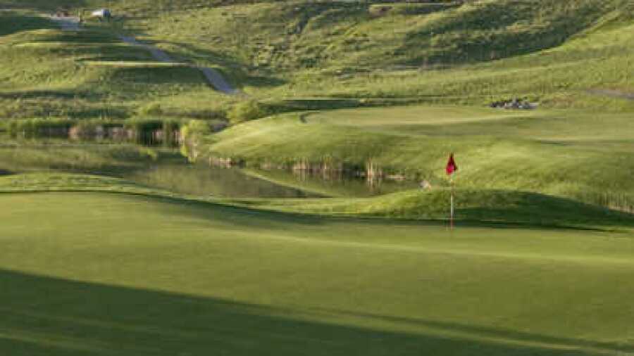 Fossil Trace GC: #10 & clubhouse