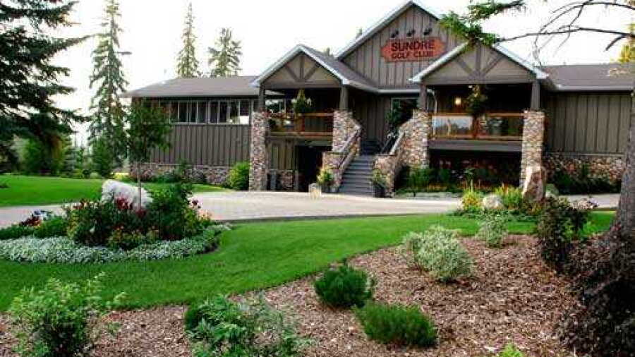 Sundre GC: Clubhouse