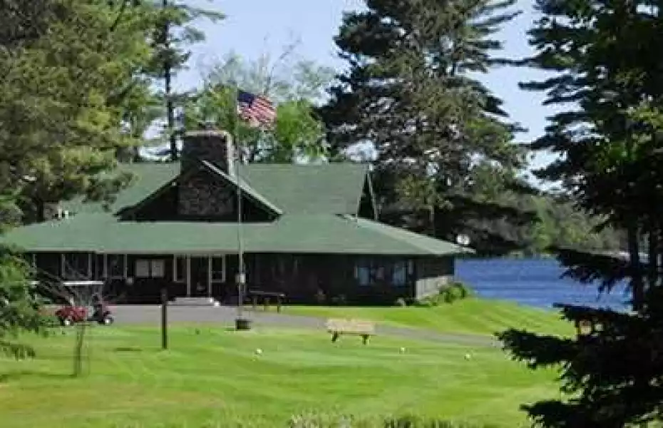 Plum Lake GC: Clubhouse