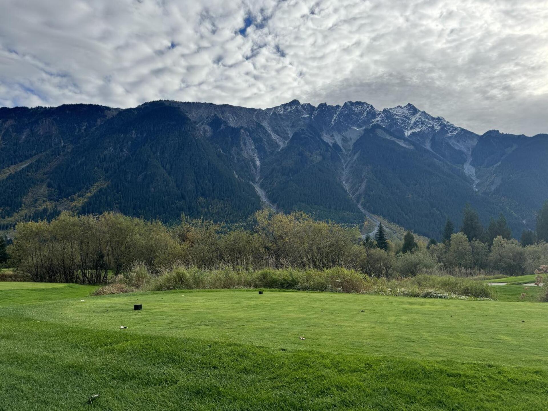 beautiful golf courses (Photo submitted by Jihyuni on 10/07/2024)