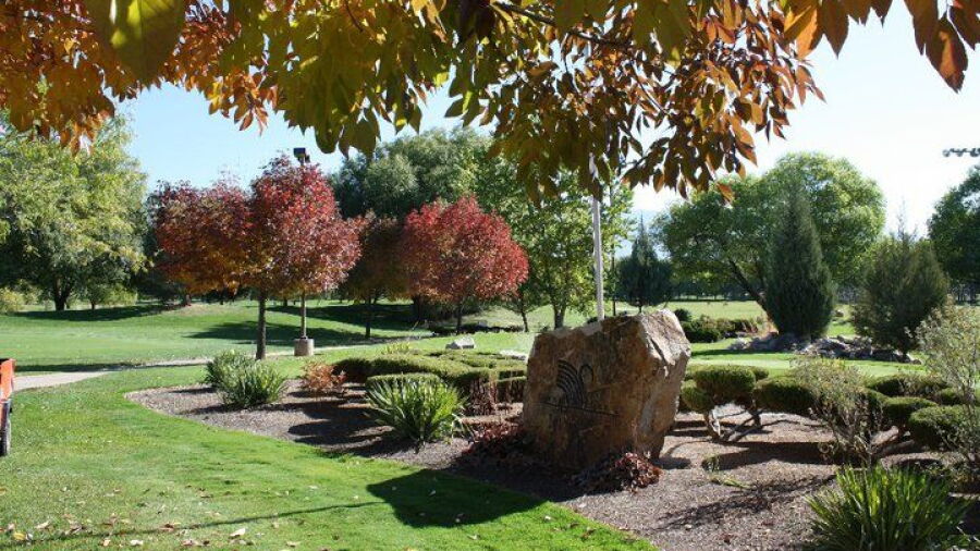 Swan Lakes GC
