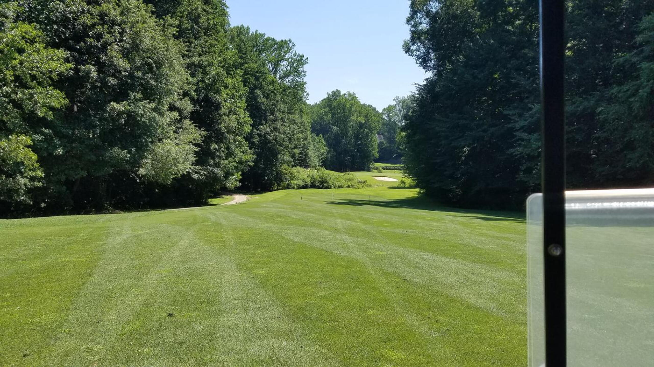 Hole 2 from fairway (Photo submitted by swordbird22 on 07/31/2017)