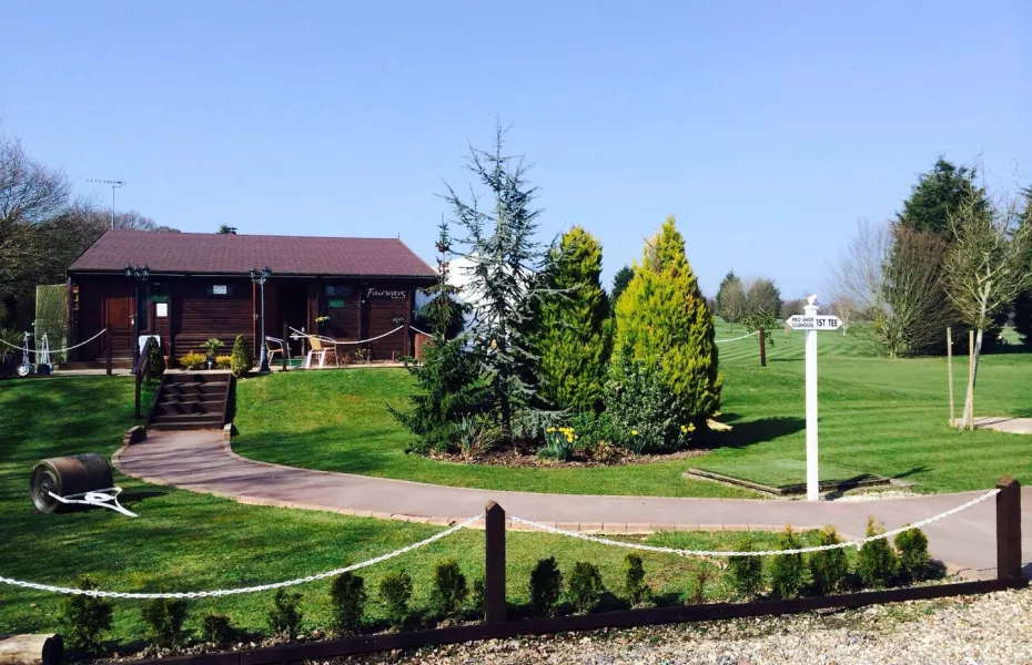 Noak Hill GC: Clubhouse