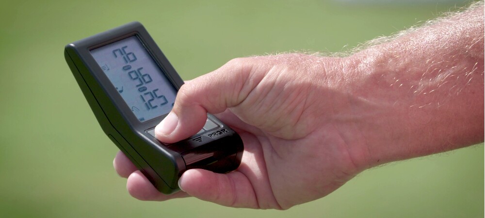 PRGR launch monitor in hand