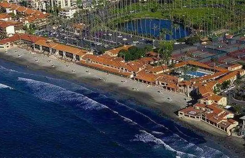 La Jolla Beach & Tennis C: aerial view