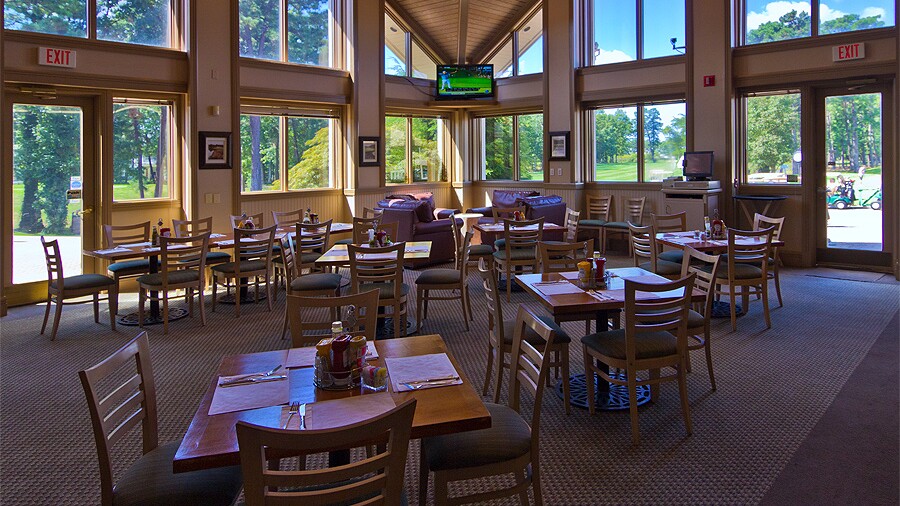 Blue Heron Pines - The View restaurant