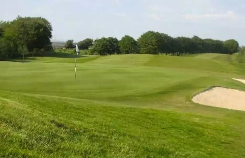 Harburn GC: green