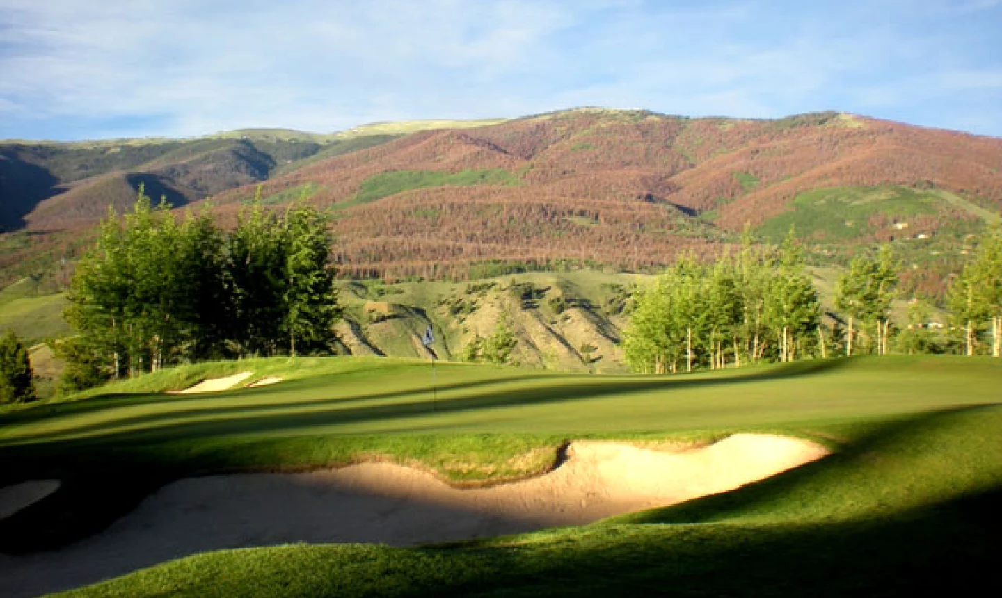 Raven Golf Club at Three Peaks - Hole 18