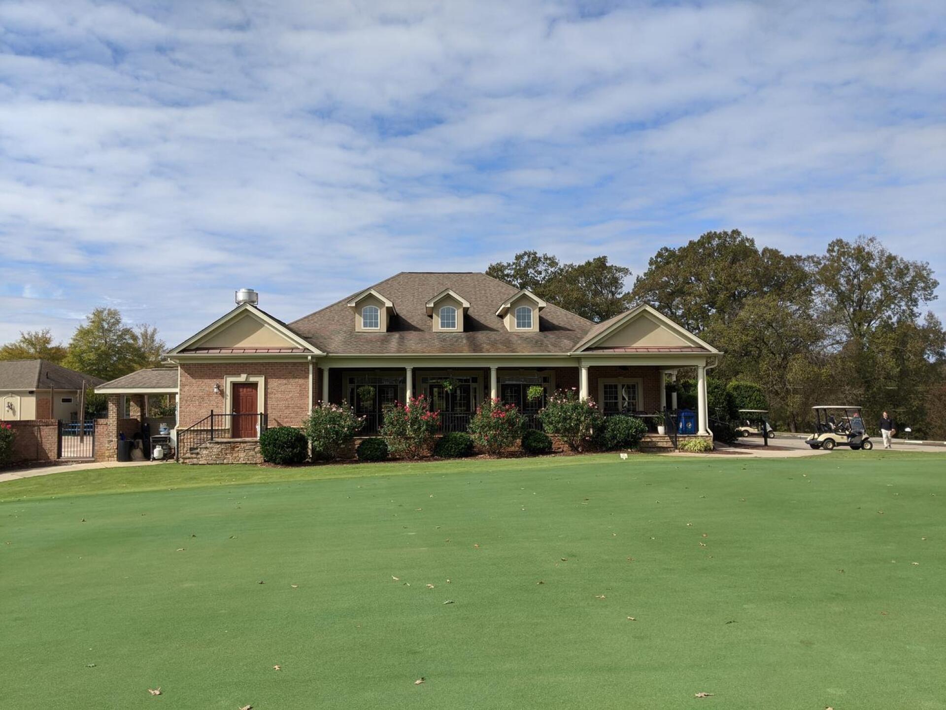 Clubhouse and practice green (Photo submitted by u013503216 on 11/01/2020)