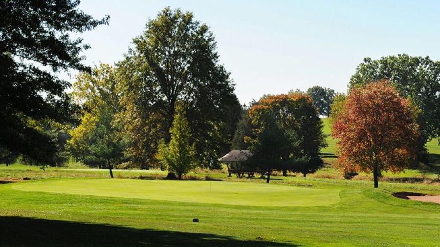 Green Knoll GC: #17
