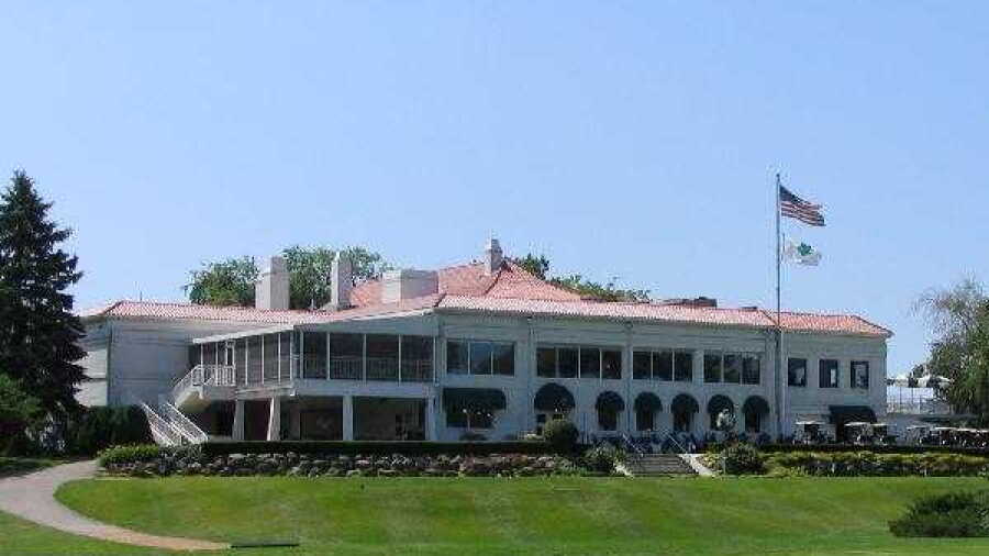 Maple Bluff CC: Clubhouse