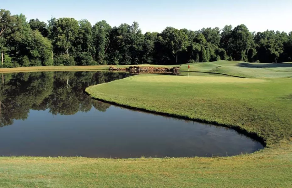 Par-3 course at Chateau Elan