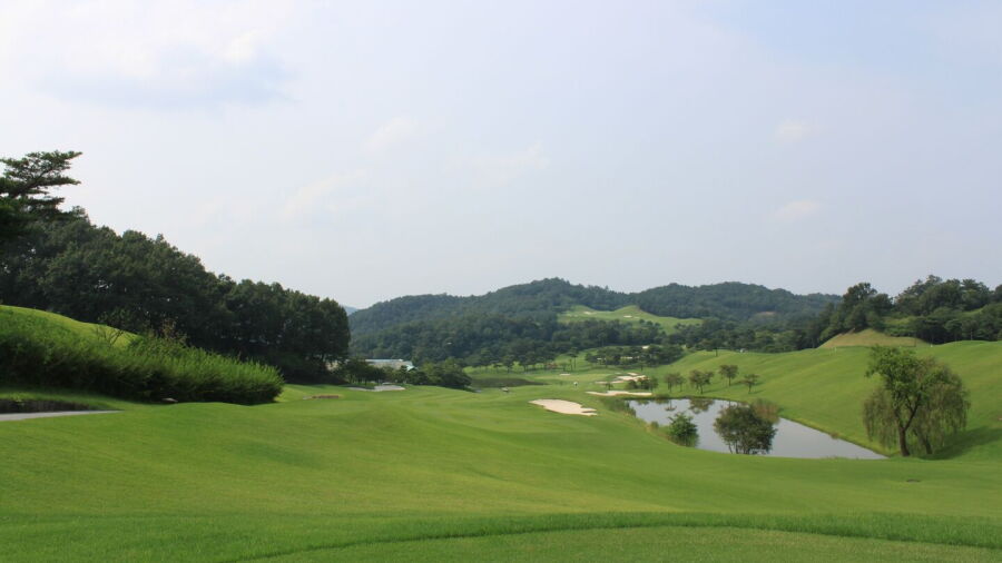 Serenity Country Club - River: #9