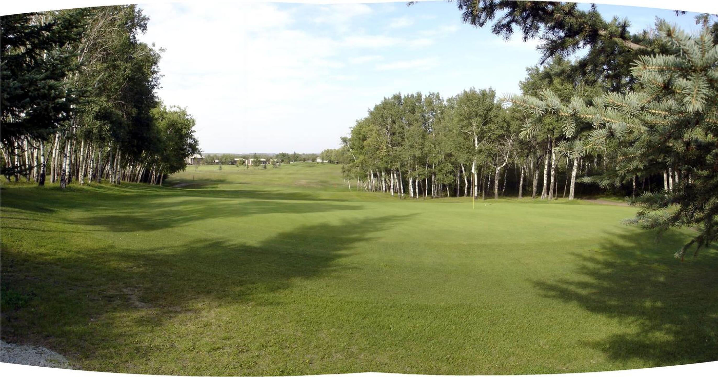 Hardisty Lakeview GC, Hole 8, Par 4, 381 yds (Photo submitted by DYakimec on 06/20/2018)