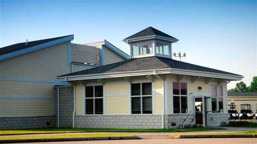 Briardale Greens GC: clubhouse