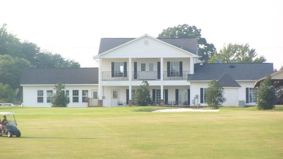 Country Hills GC: Clubhouse