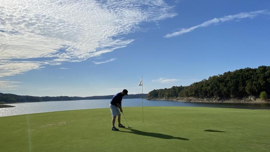 Cedar Creek at Beaver's Bend State Park - views 