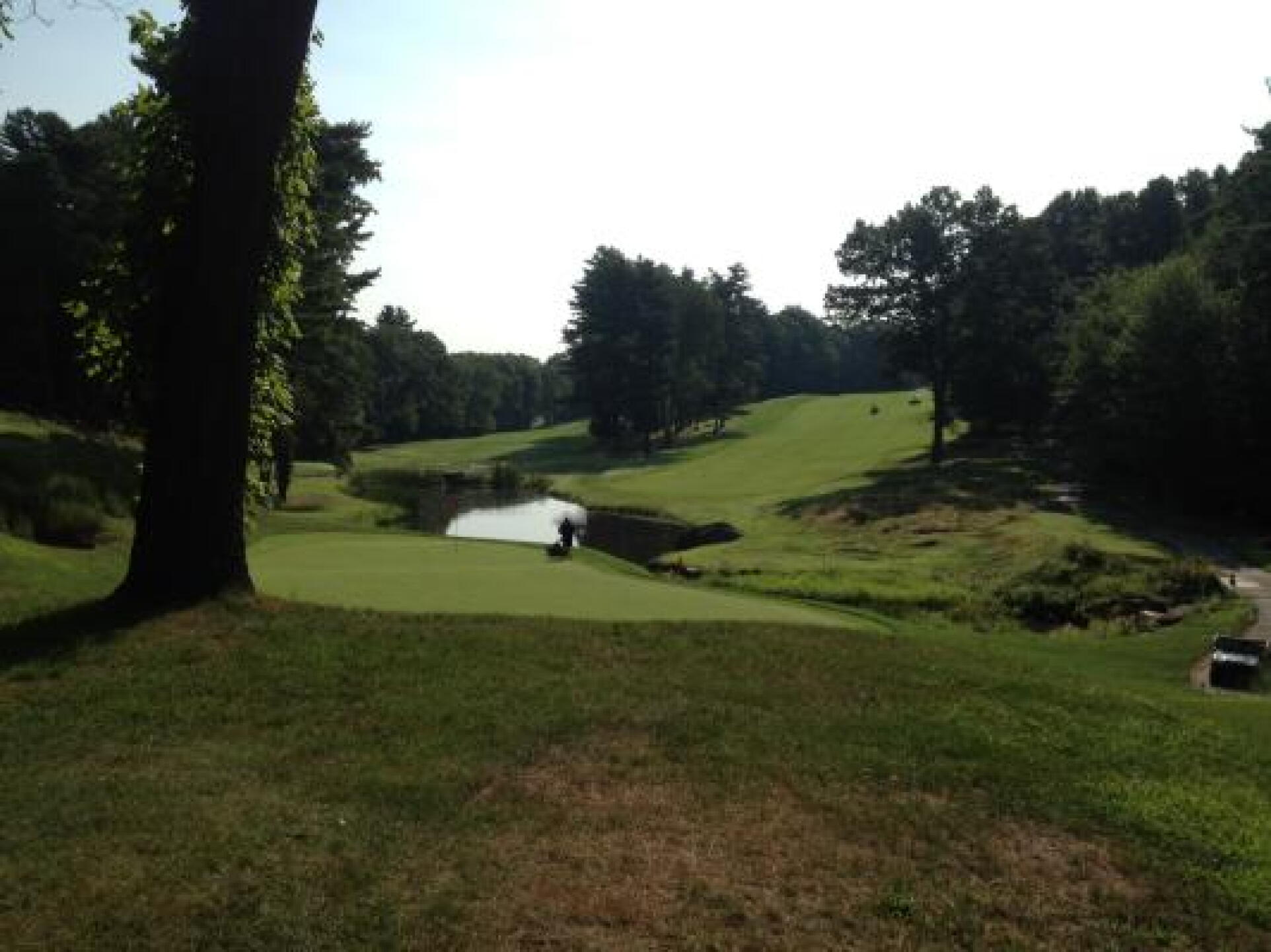 Behind the 18th (Photo submitted by Brett7558954 on 10/04/2012)