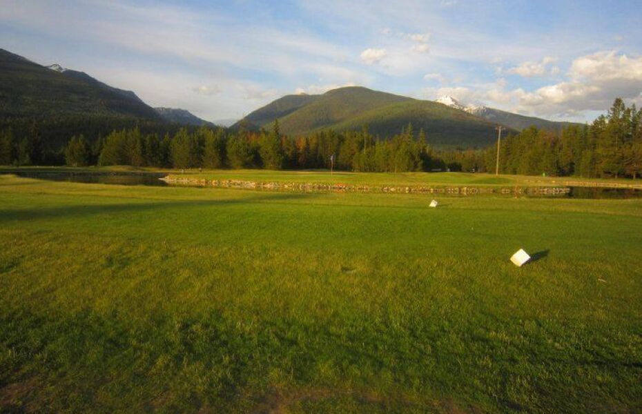 Valemount Pines Golf and Country Club in Valemount, British Columbia