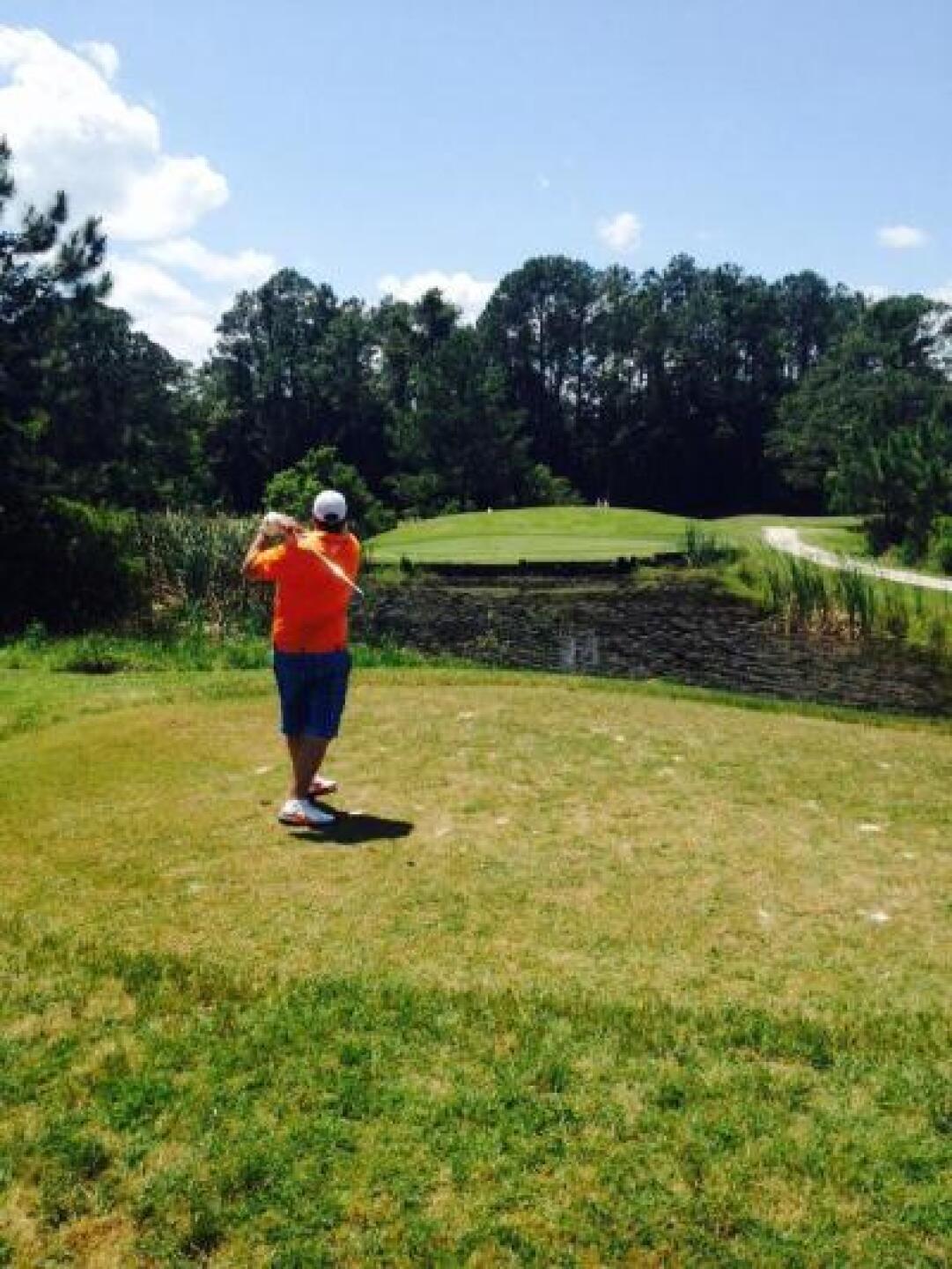 Beautiful Par 3 7 (Photo submitted by ChuckDzzNutz on 04/30/2014)