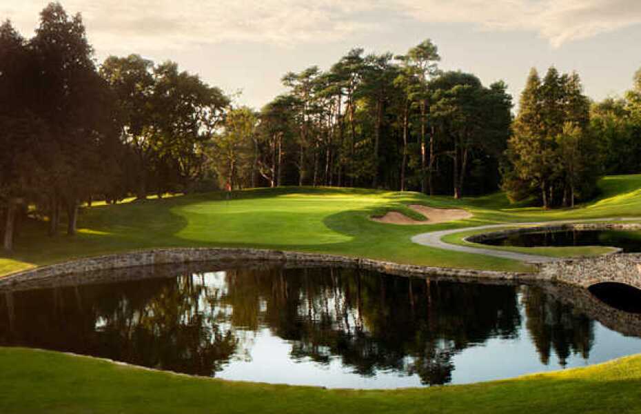 Le Club LavalSurLeLac Green in Laval Sur Le Lac, Quebec, Canada