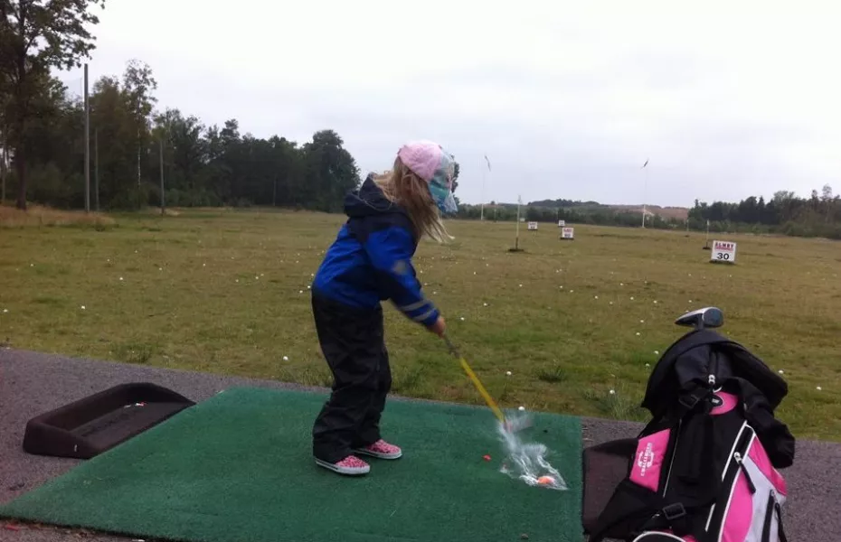 Almhults GC: Driving range