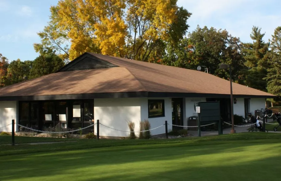 Shorewood GC: Clubhouse