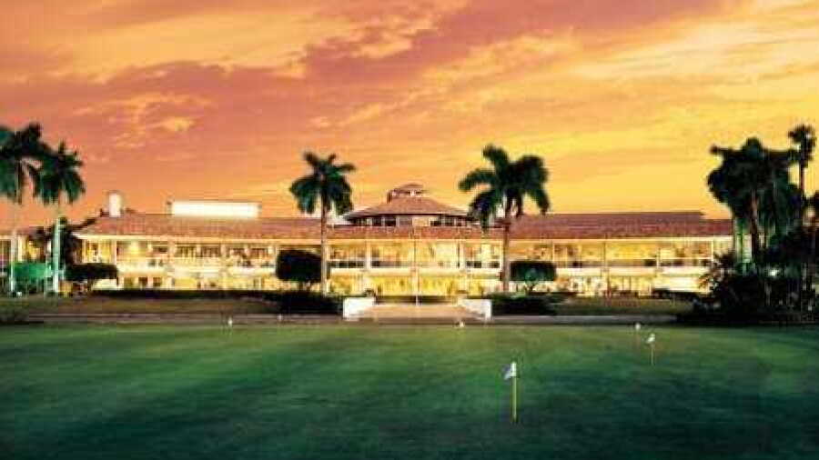 Trump National Doral Miami: clubhouse & putting green