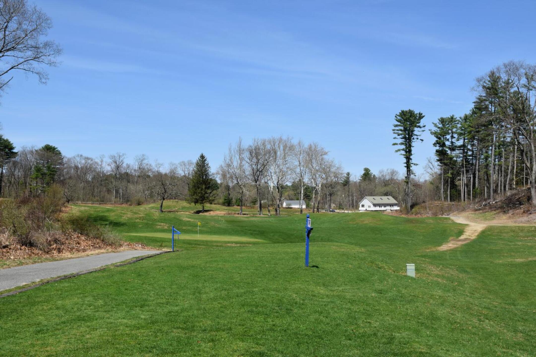 From the third tee, a look back at the par-4 second. Woodstock’s uncontrived layout uses the ground’s natural features. (Photo submitted by AptlyLinked on 04/19/2026)