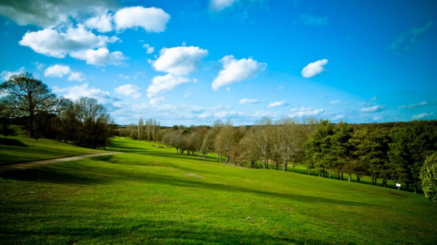 Panshanger GC: 1st tee