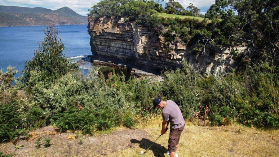 Tasman Golf Club 8th water carry