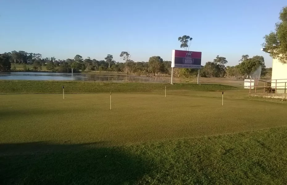 Fraser Lakes GC: Putting green