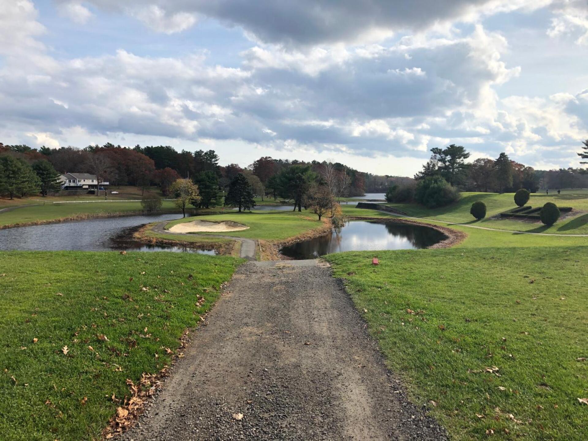 Par 3 island (Photo submitted by u4284522 on 11/11/2019)