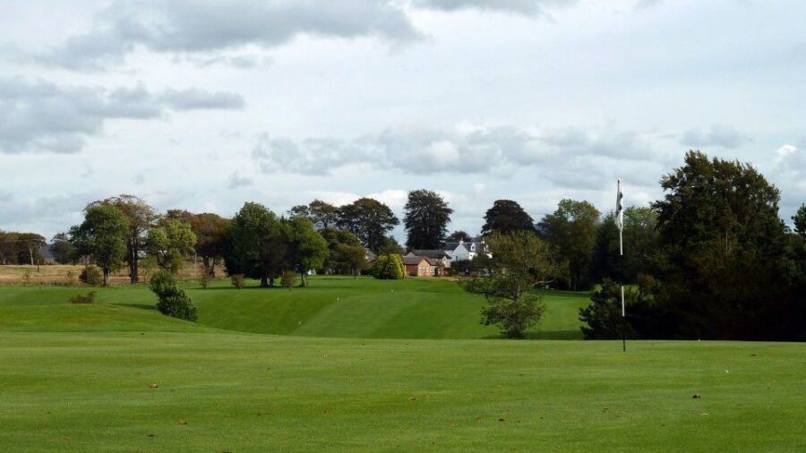 Hollandbush GC: 1st green