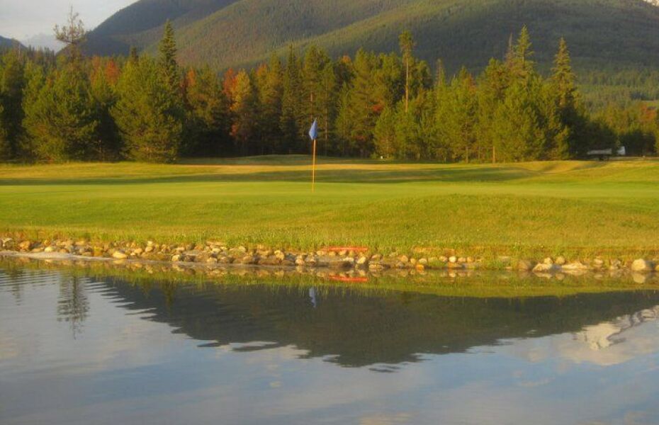 Valemount Pines Golf and Country Club in Valemount, British Columbia