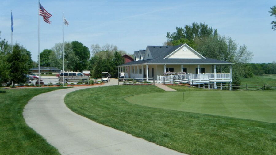 Buffer Park GC: practice area & clubhouse