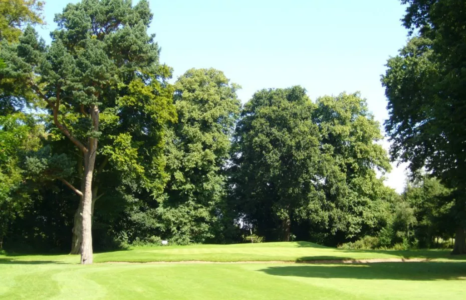 6th green at Eastham