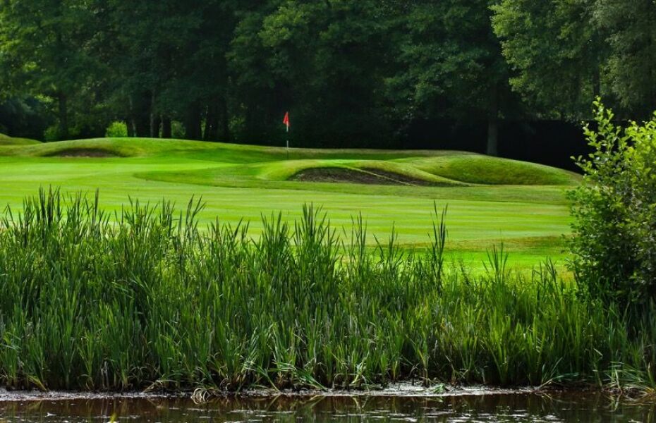 Old Thorns, Liphook, Hampshire Golf course information and reviews.