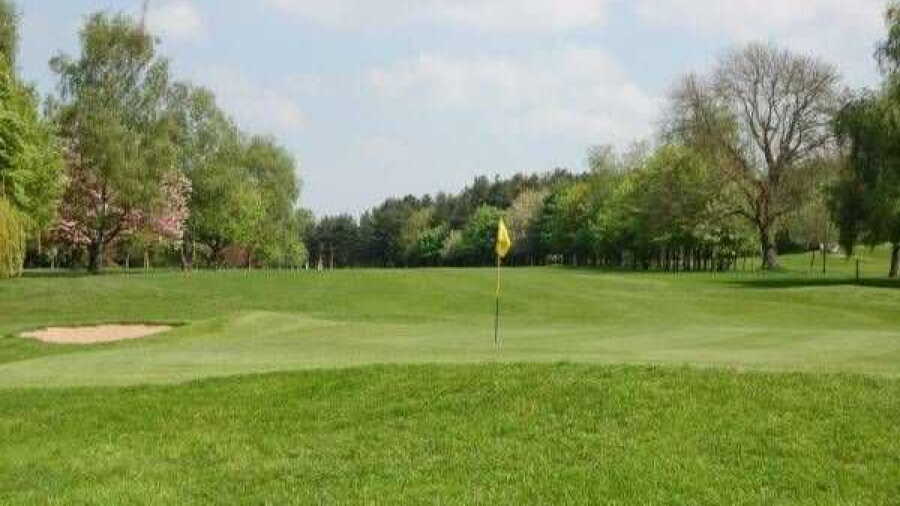 Green and bunkers at Kenilworth
