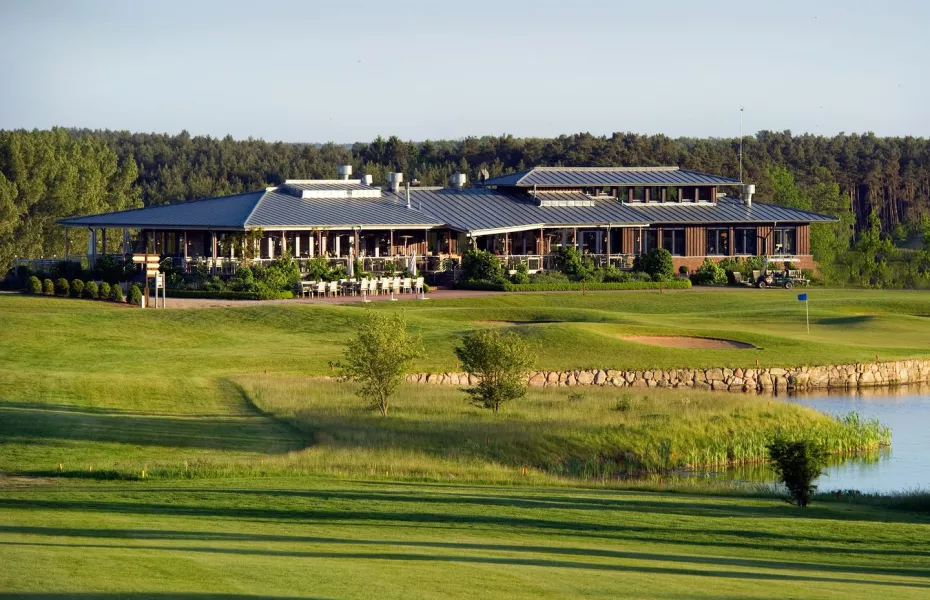 WINSTON GC: clubhouse