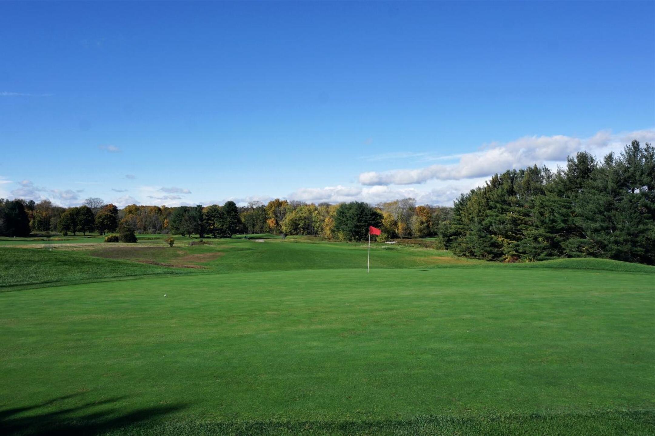 The same hole, Red No. 4, seen from the opposite angle, but on October 31st. (Looking down here from the back of its green). (Photo submitted by AptlyLinked on 12/04/2021)