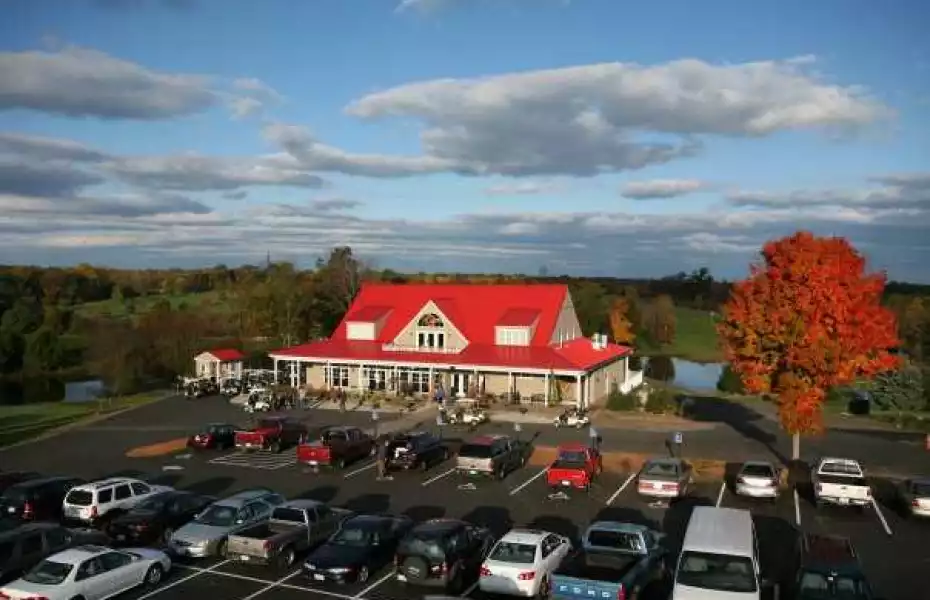 Meadows Farms GC: Clubhouse