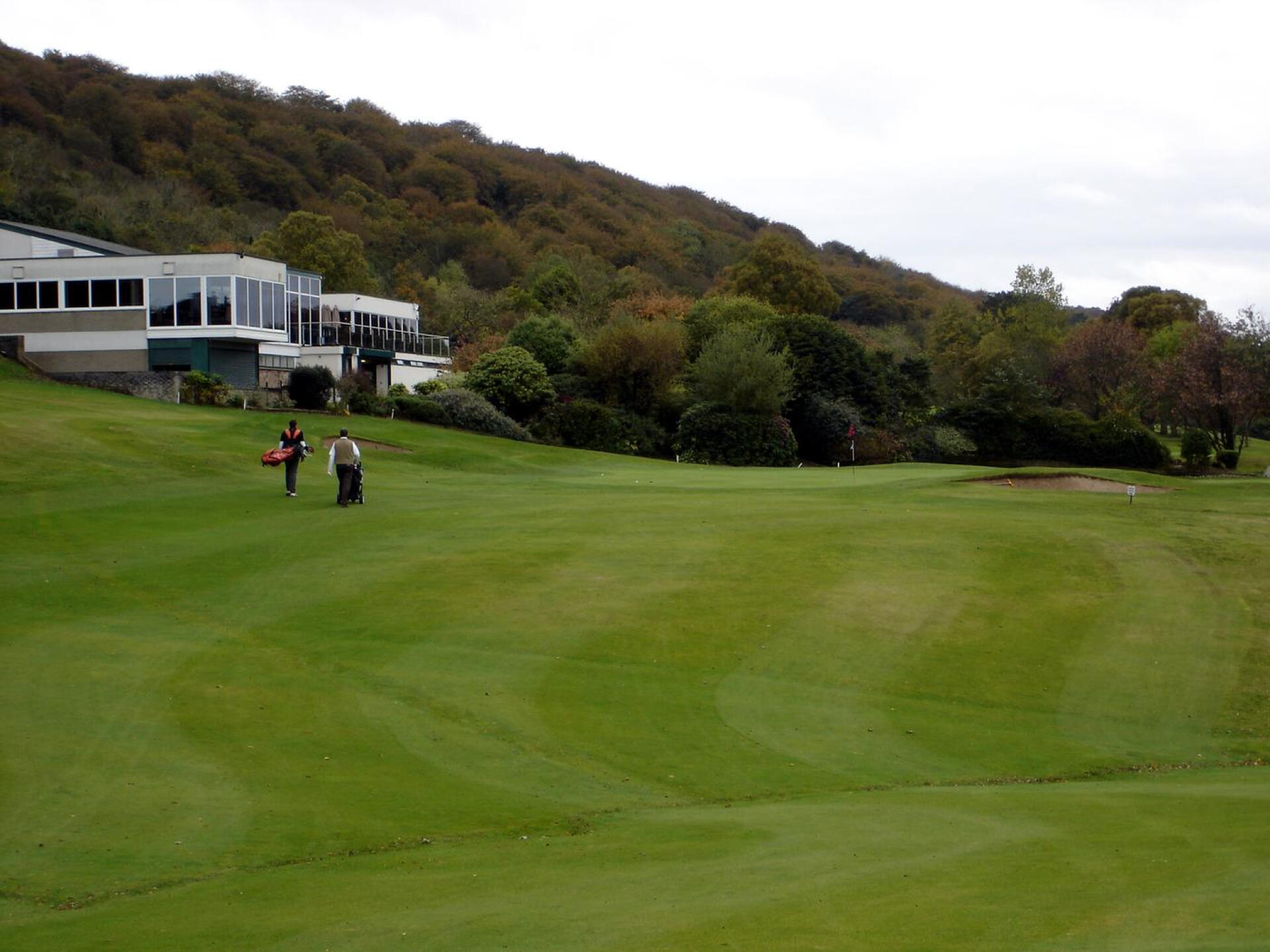 Holywood GC, Hole 18, Clubhouse, Par 4, 394 yds (Photo submitted by DYakimec on 03/04/2016)