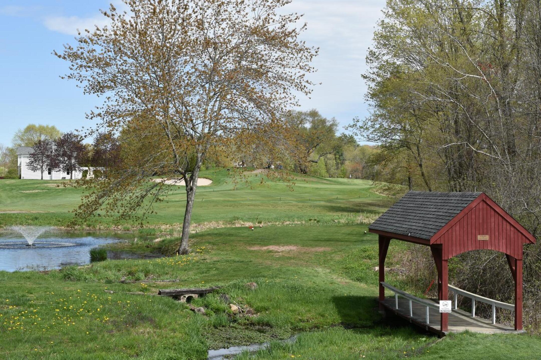 There’s a somewhat rustic New England aura around the third hole. (Photo submitted by AptlyLinked on 05/04/2025)