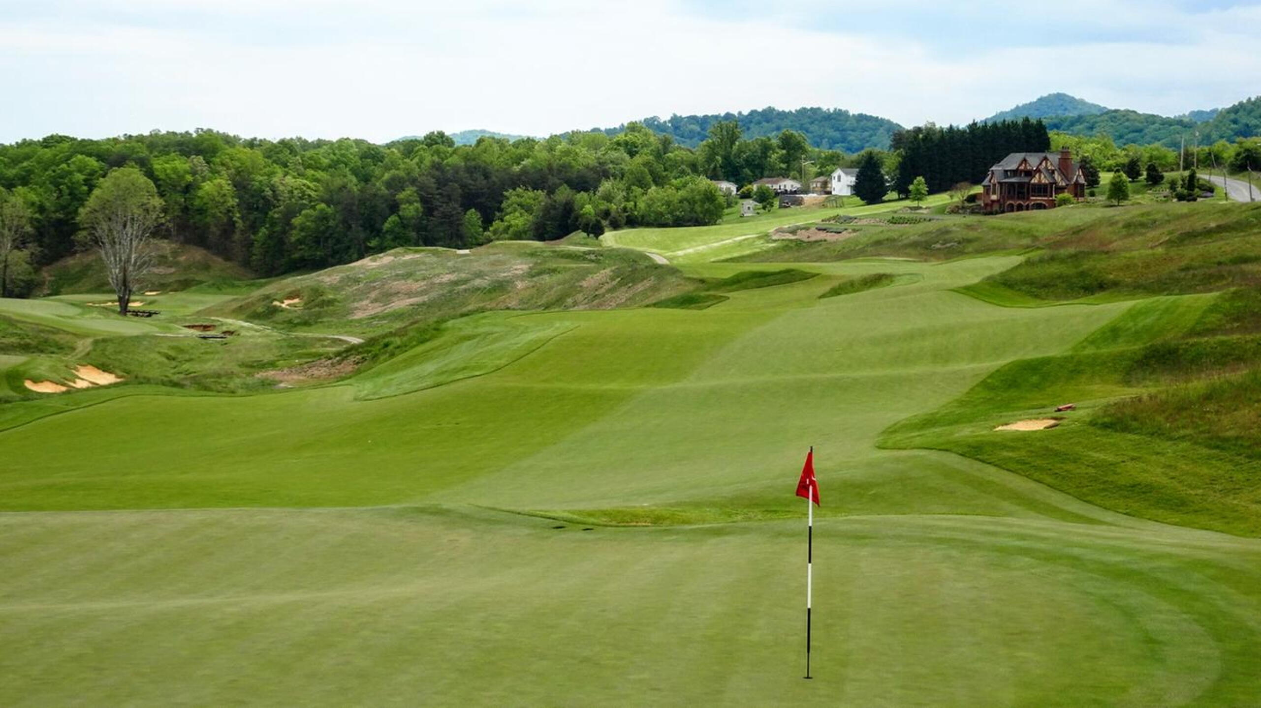 The par-5 9th is as beautiful as it is challenging. (Photo submitted by Back9Ben on 05/17/2020)